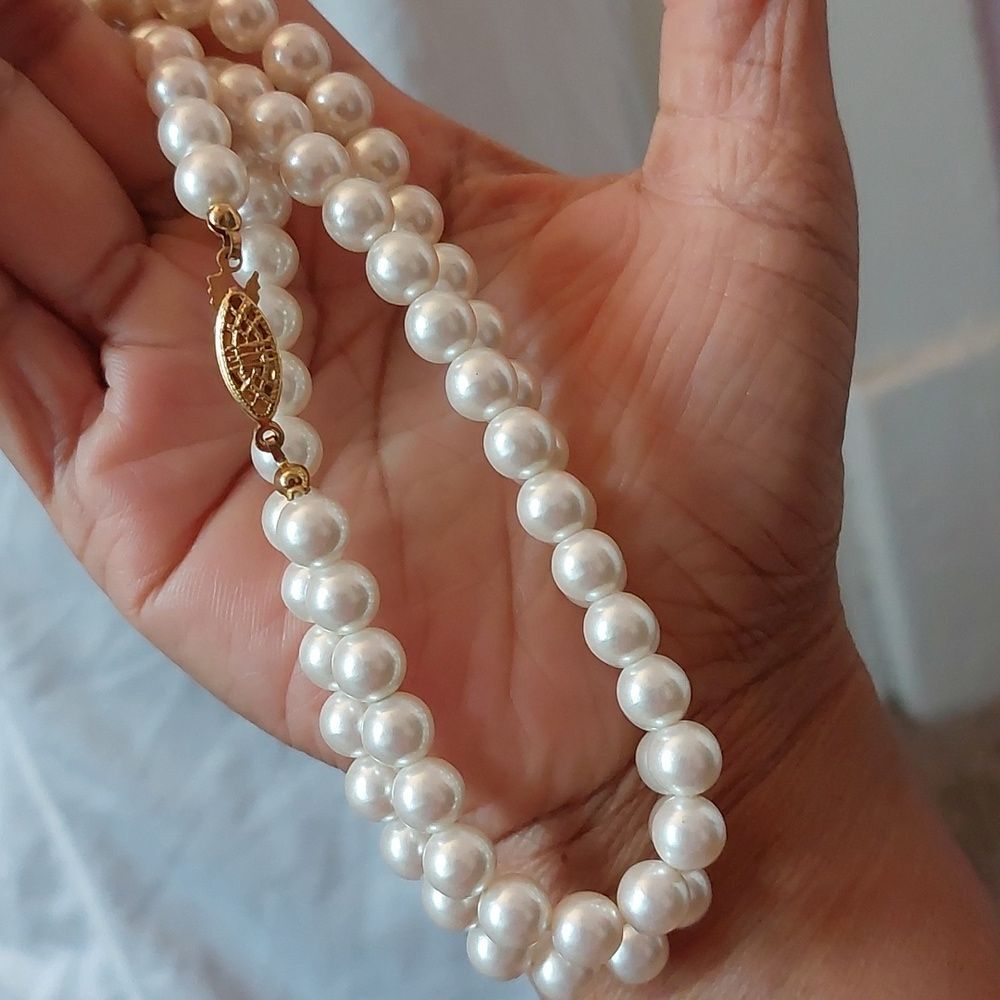 Vintage White Faux Pearl Bead Necklace with Fish Hook Clasp - Picture 6 of 6